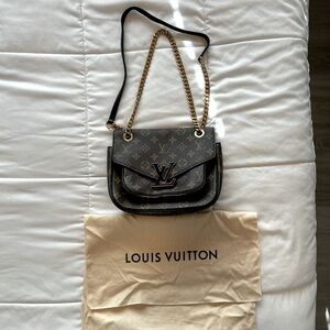 Louis Vuitton Passy NM MNG